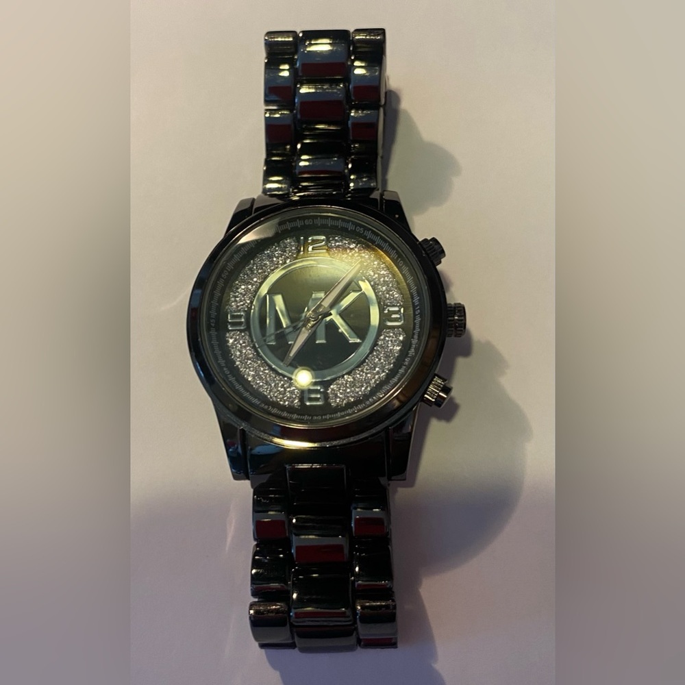Michael Kors Watch - Picture 4 of 10